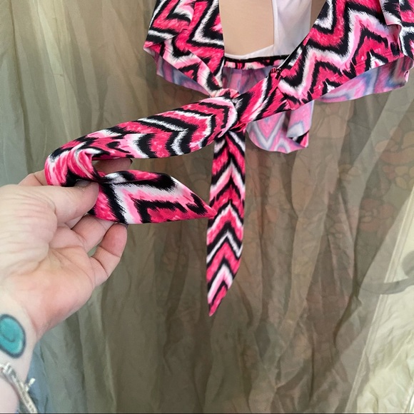 Essentials 2X ruffle bikini top - PRETTY! - Picture 4 of 7